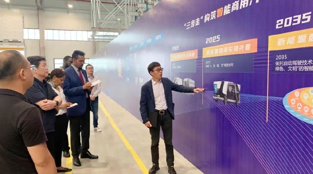 非洲外宾来访智点汽车，共话交流与合作！